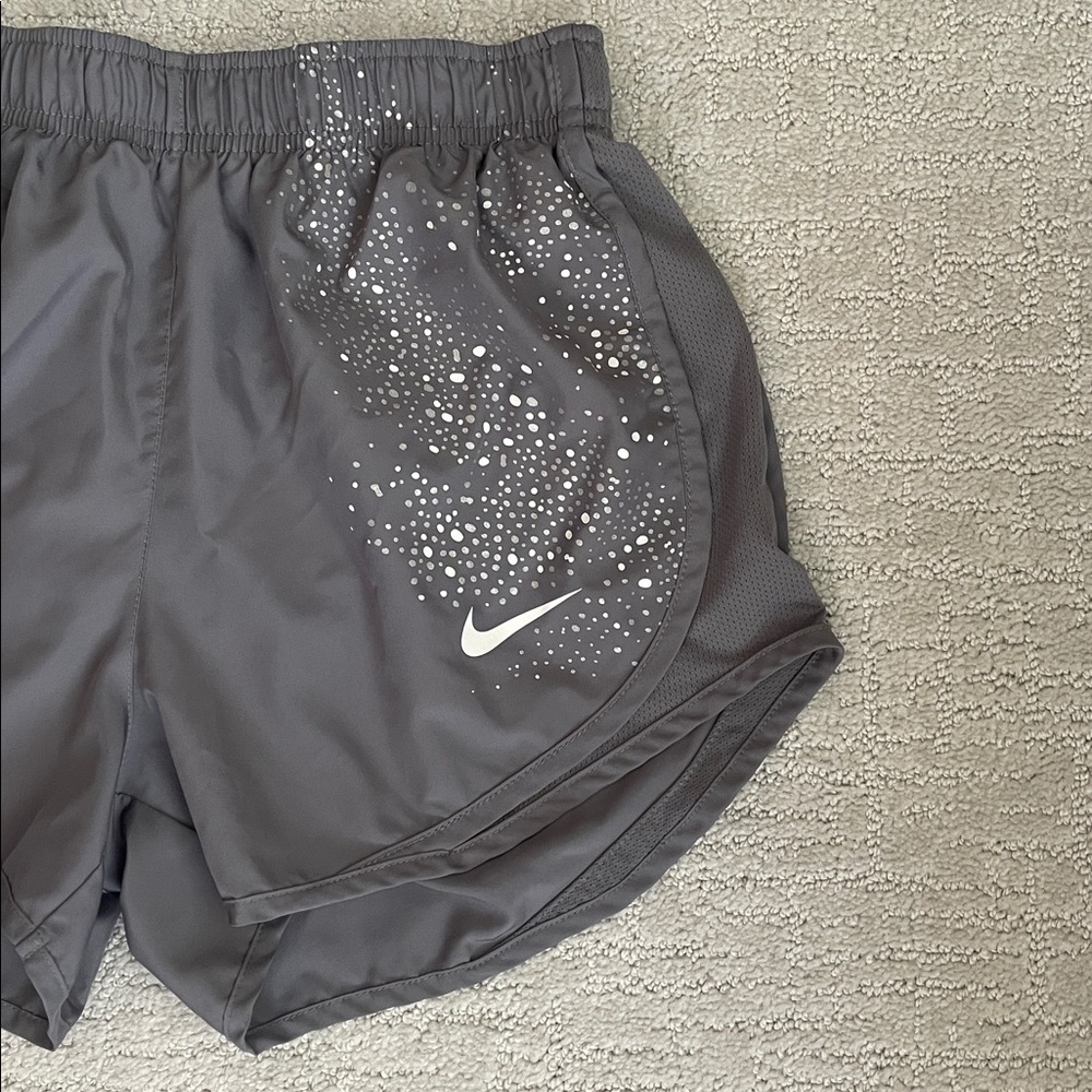 Nike Women's Gray Patterned Athletic Shorts - Picture 2 of 5